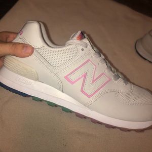 New Balance 574 - Women’s 8.5
